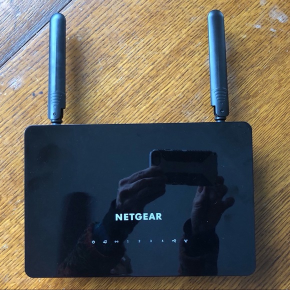 WI FI Router - NETGEAR - Picture 4 of 8